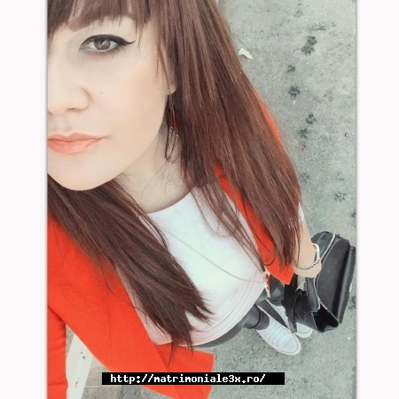 Poza lui just Raluca